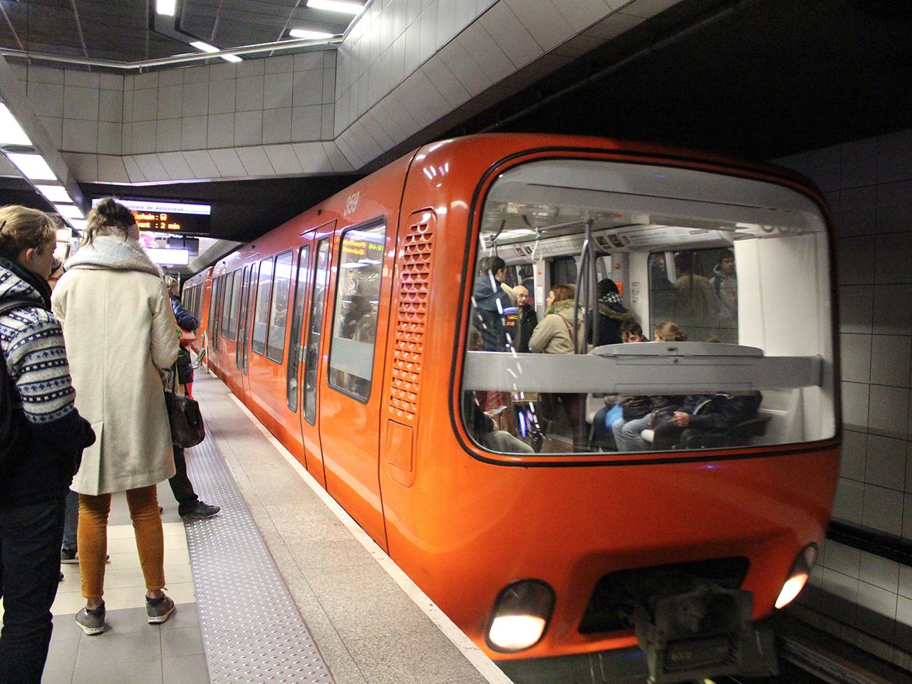 Lyon Le Dernier Metro Orange A Quitte La Ville