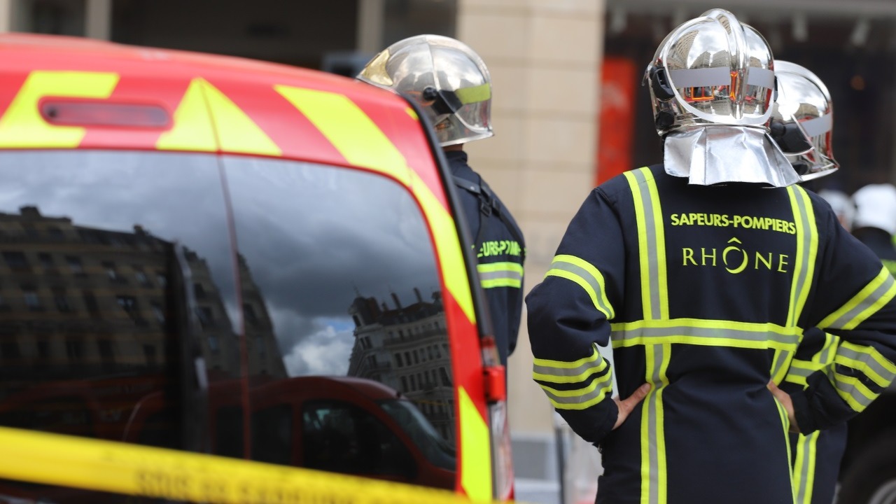 Lyon : Un Pompier Termine à L’hôpital Après Une Agression à La Croix ...