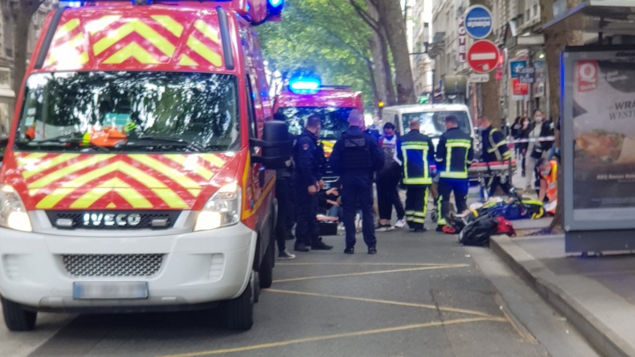Montpellier : un enseignant tague des voitures de pompiers et de police