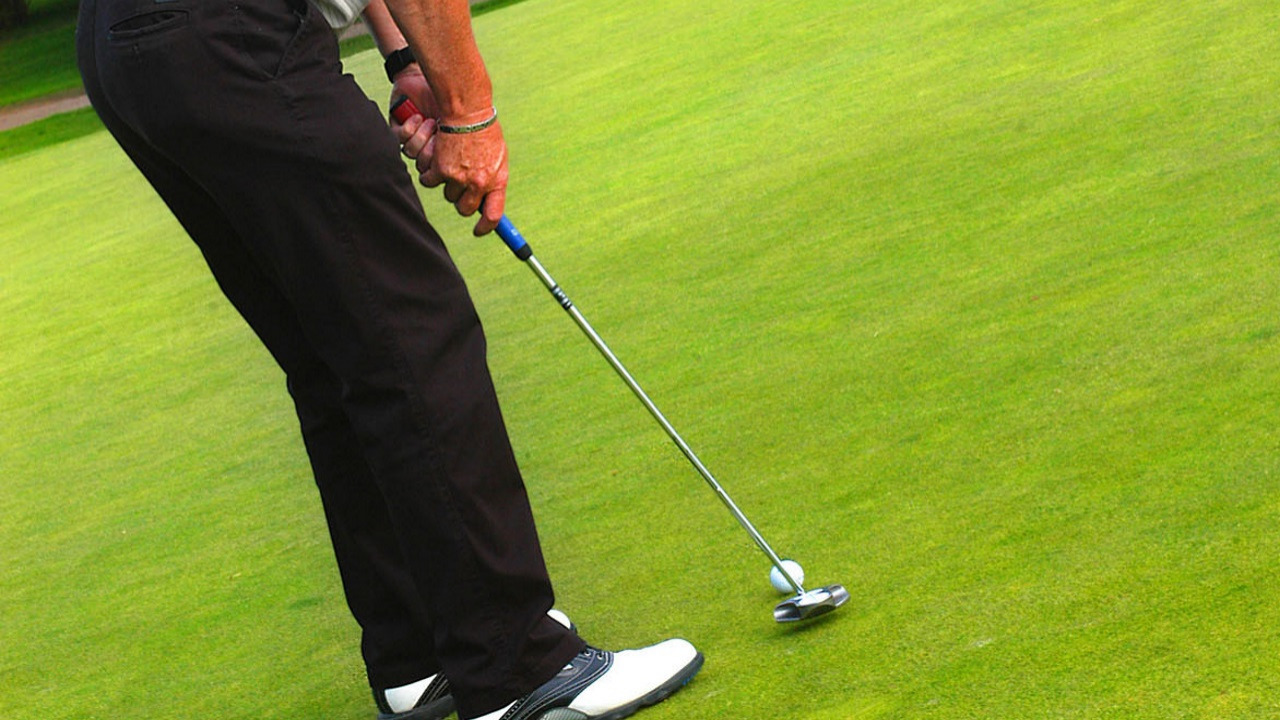 Eric Piolle opposes the watering of golf greens during the drought