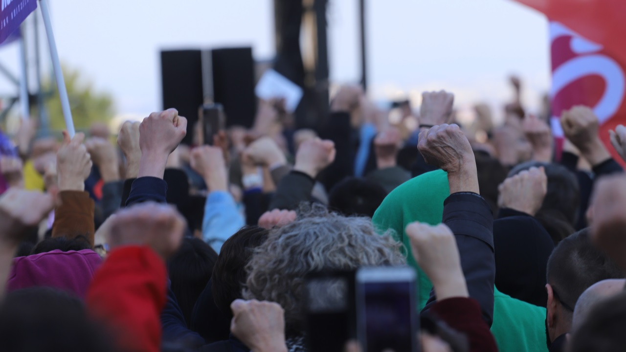 Lyon Des Militants De La France Insoumise Agressés Par Des Activistes Dextrême Droite