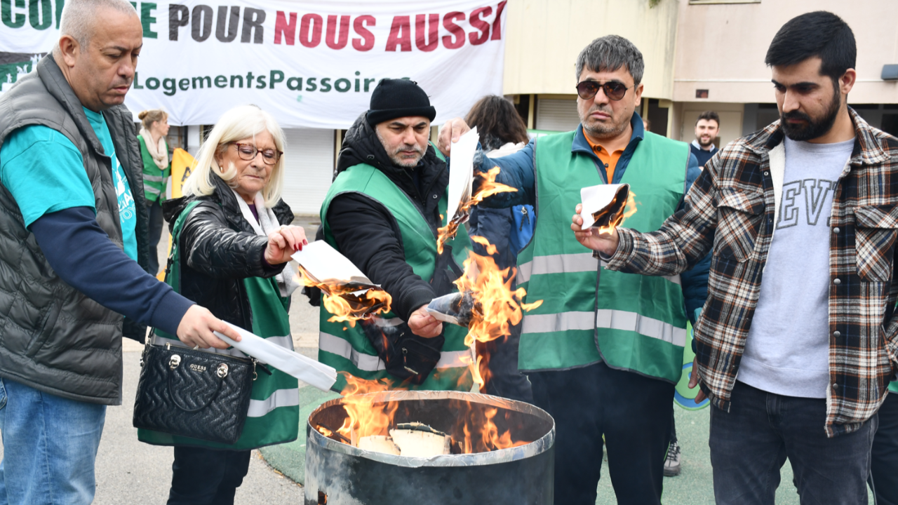 Residents of Villeurbanne Burn Their Bills in Protest of Soaring Prices