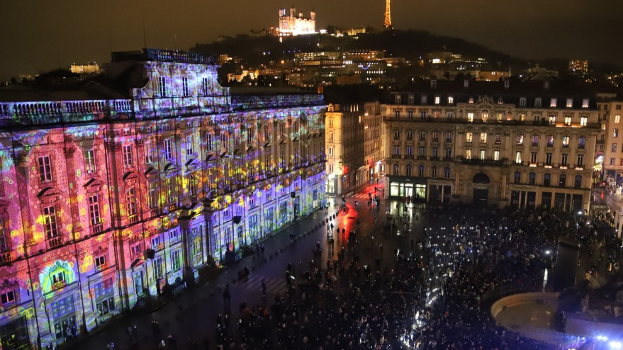 Fête des Lumières à Lyon : pourquoi des bougies sont mises aux