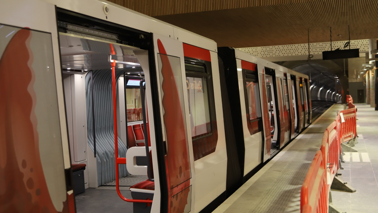 Le Métro B Part Dans Le Mauvais Sens, Ils Font Un Voyage Inédit Jusqu'à ...