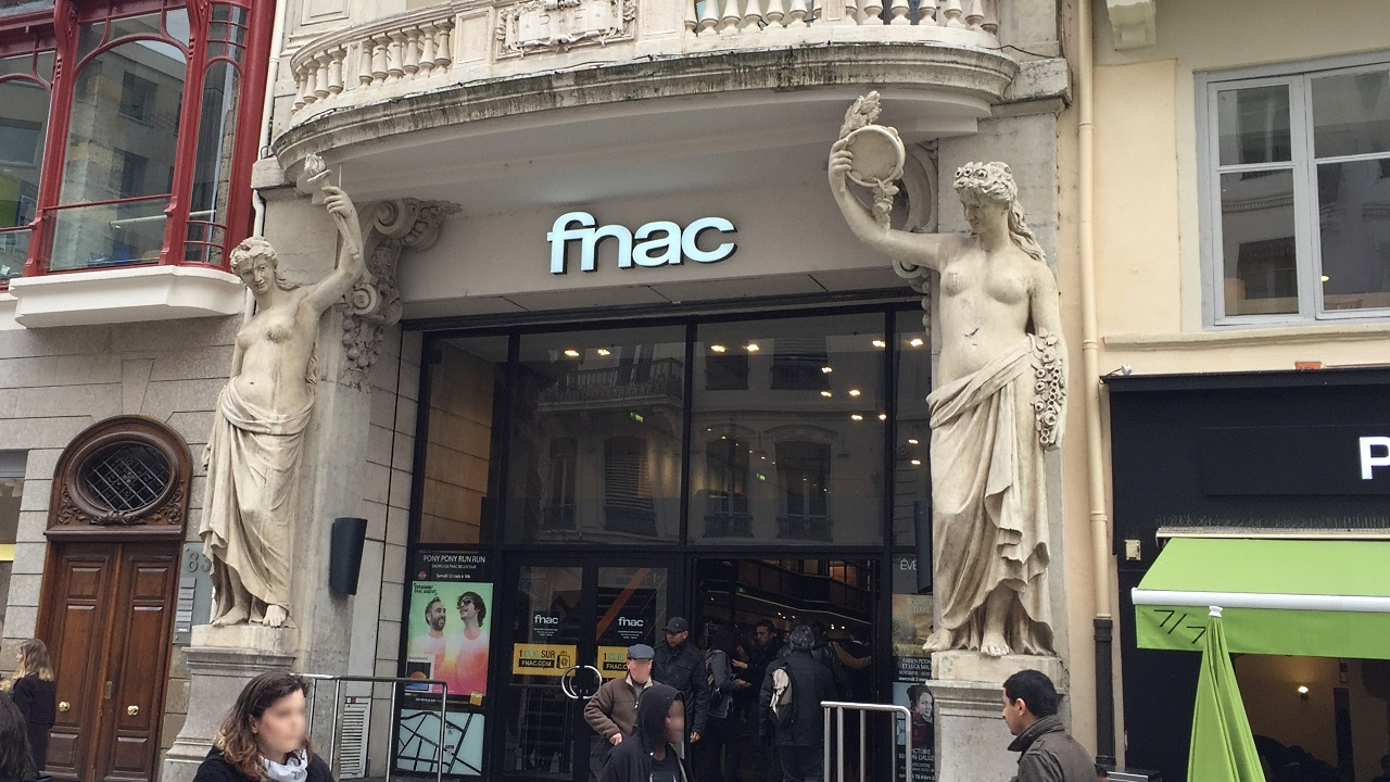 Parijs beëindigt 32 jaar arbeidsvoorwaarden voor werknemers van Fnac de Lyon