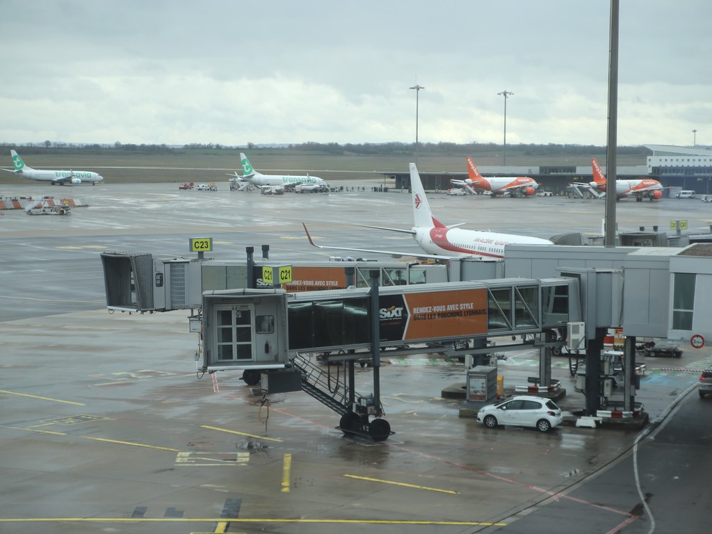 Atterrissage En Urgence à L’aéroport De Lyon Saint-Exupéry Pour Un Vol Nice-Nantes