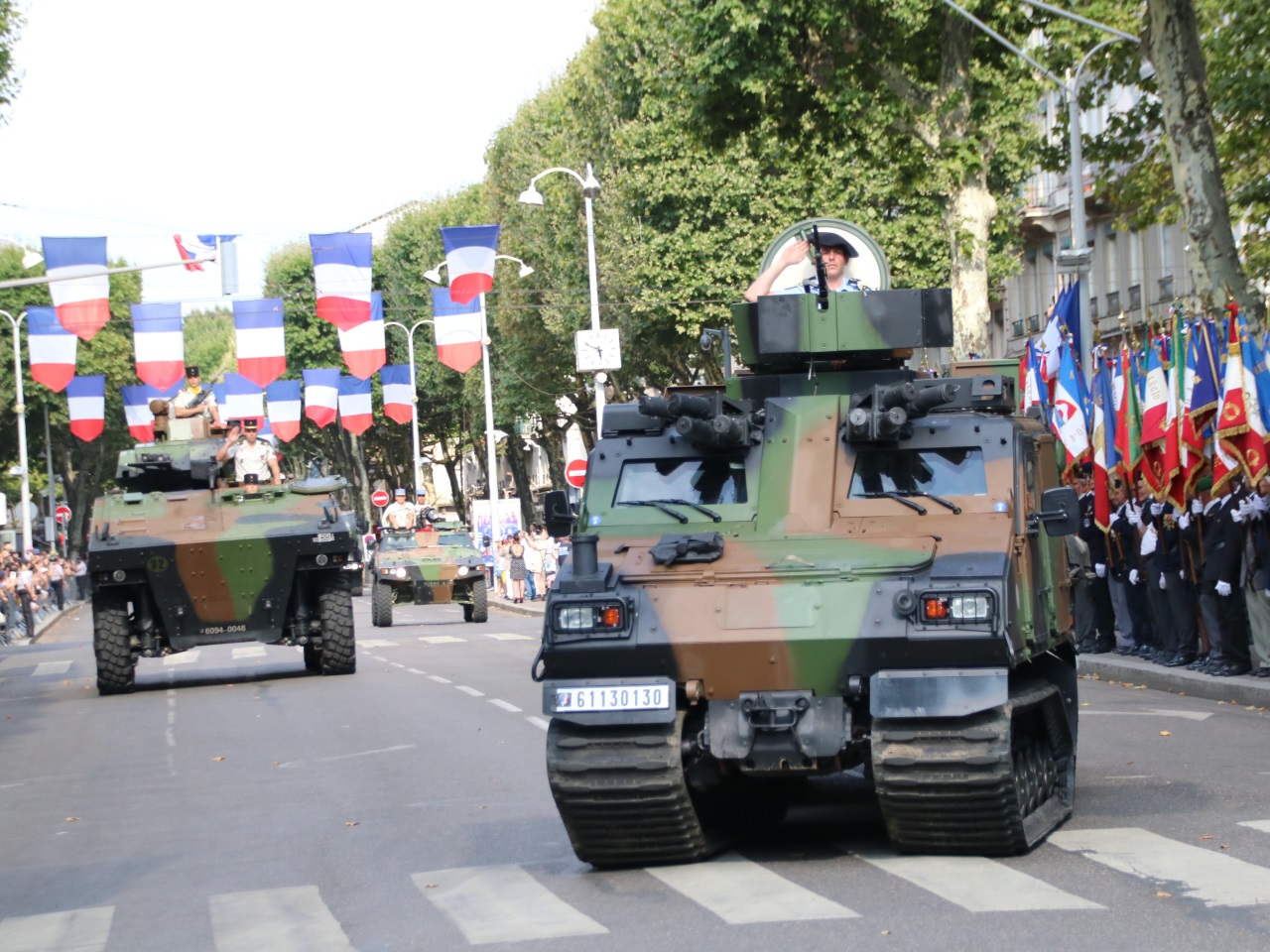 Militaires Gendarmes Ou Pompiers Ont Defile A Lyon Pour Le 14 Juillet