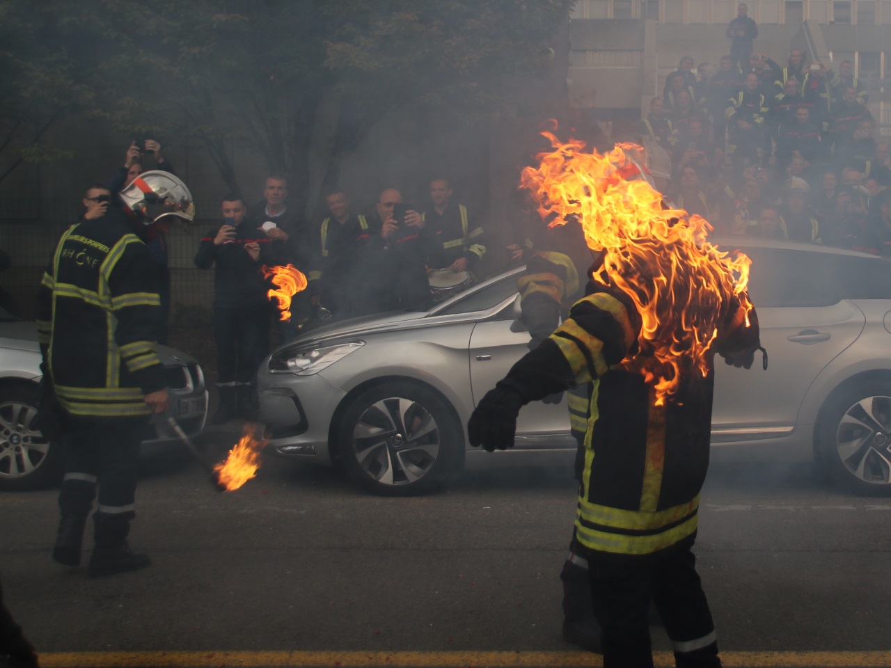 35 Minutes De Delai Pour Une Intervention A Lyon Les Pompiers Manifestent Pour Plus De Moyens