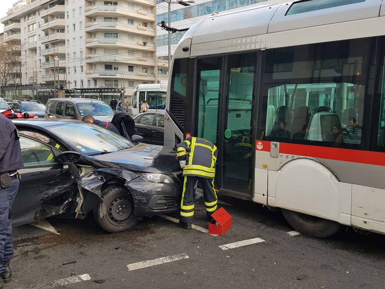 Lyon violent accident dans le 6e arrondissement de Lyon