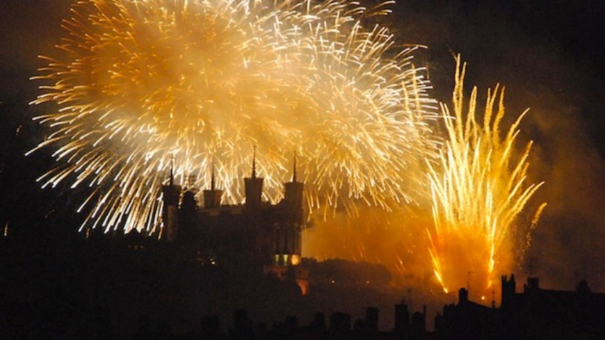 Fera T Il Beau Pour Aller Voir Les Feux D Artifice Du 14 Juillet A Lyon Et Dans Le Rhone