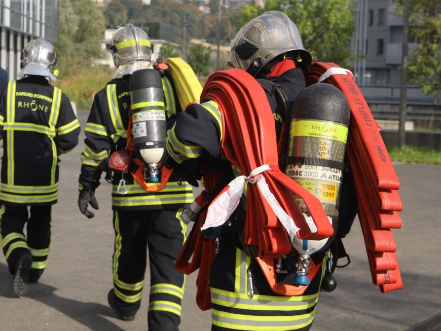 Lyon : Des Pompiers Encore Agressés Ce Lundi Matin Devant L'Hôtel De Ville