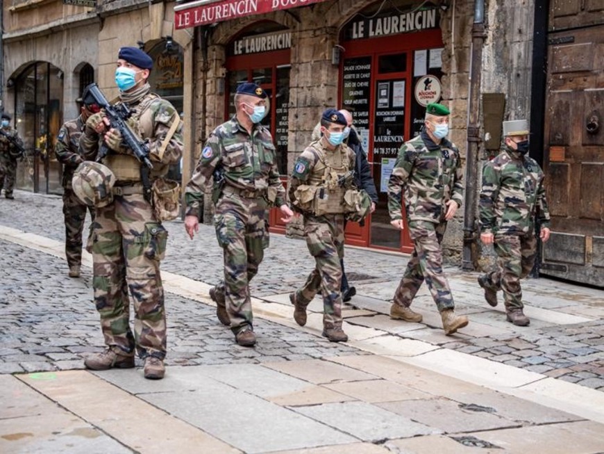 Lyon  le chef d'étatmajor de l'armée de Terre en visite auprès des