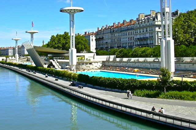 La Météo De Juillet Plombe La Fréquentation Des Piscines De Lyon