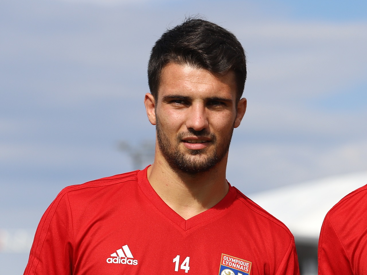 OL : Léo Dubois prolongé, en attendant Anthony Lopes